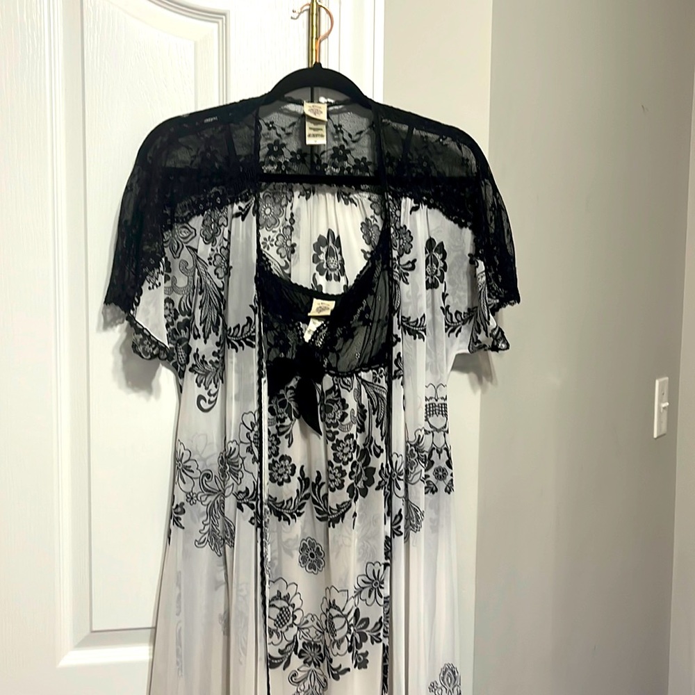 Jonquil in bloom Night Gown Set